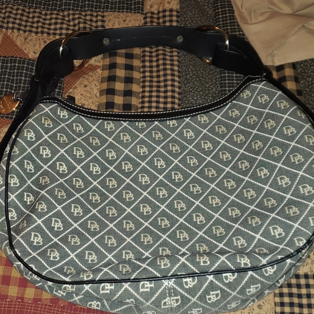 Dooney & Bourke Purse